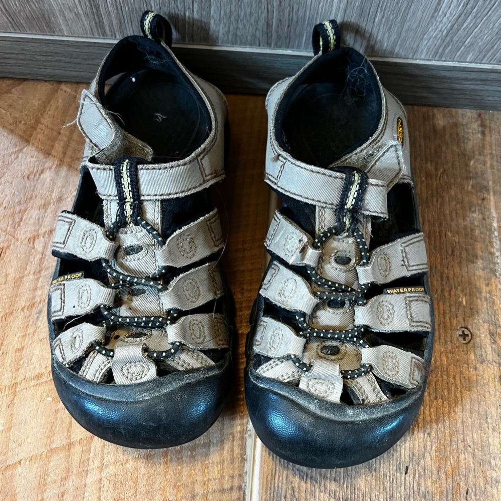 Kids Keen Sandals - Black and Tan